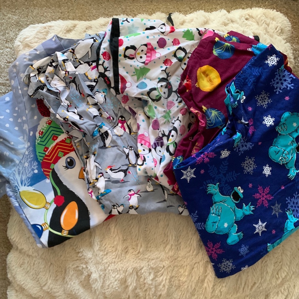 Winter Theme Scrub Top Bundle Size XS